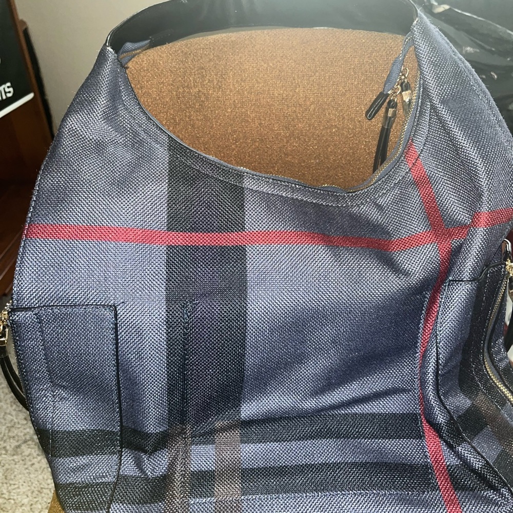 Purse - Picture 2 of 3